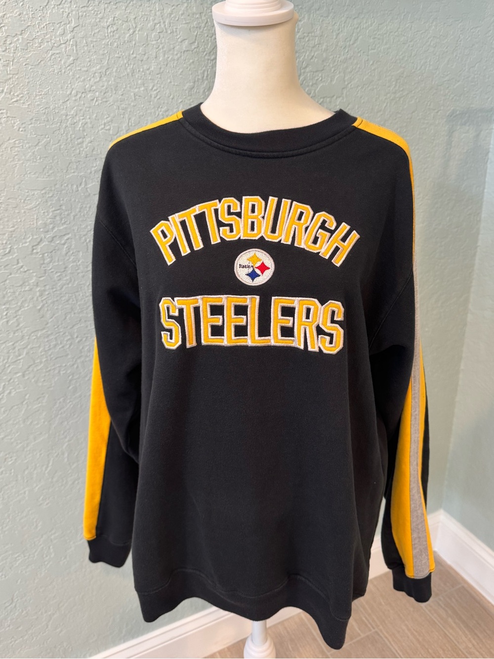 EUC Steelers crewneck sweatshirt